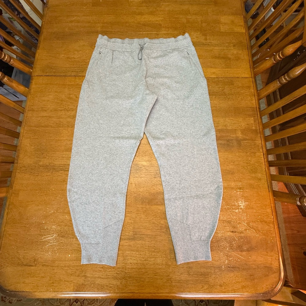 Lululemon Cotton Cashmere Knit Mid-Rise Barrel Jogger 14 - Picture 2 of 13